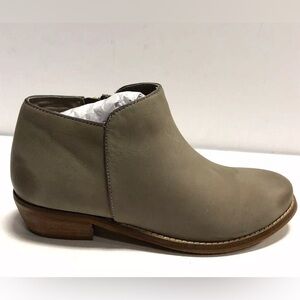 Softwalk Rocklin Womens Bootie Grey Size 6N